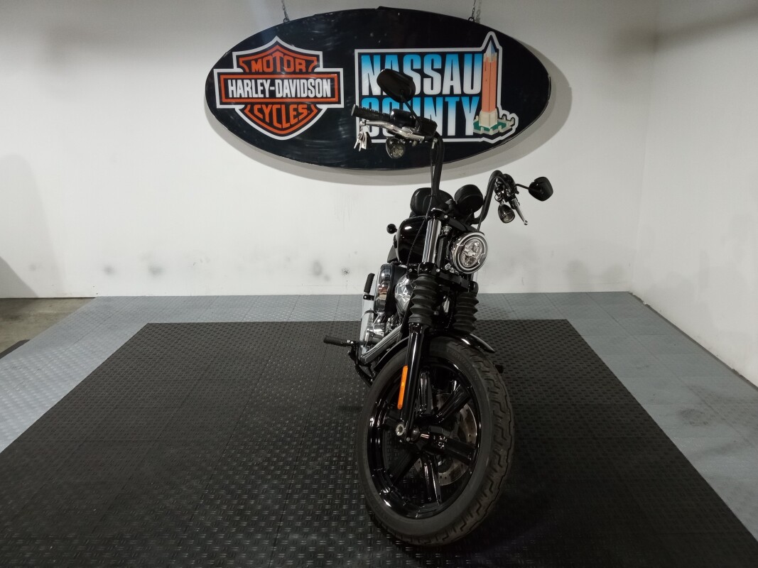 2025 Harley-Davidson Street Bob - Vivid Black w/Cast Wheels - Photo 2