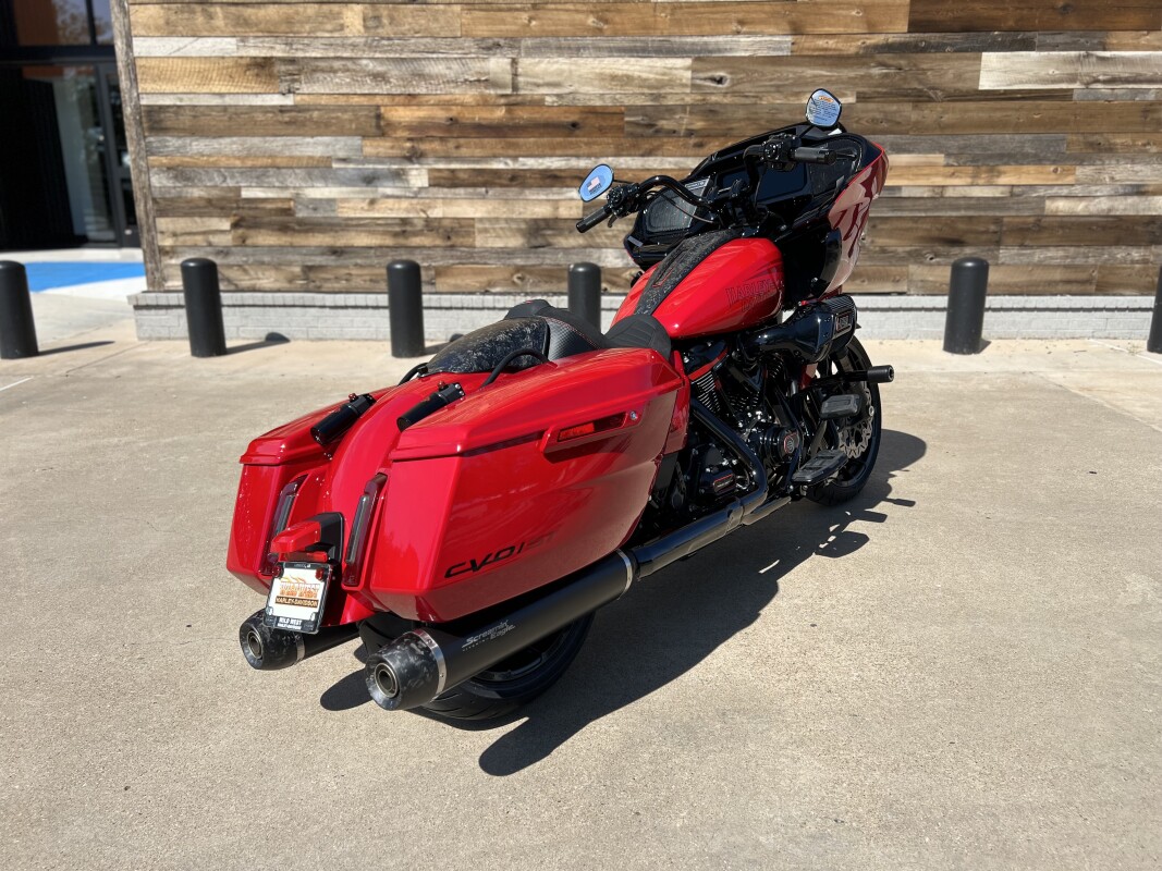 2025 Harley-Davidson CVO Road Glide ST Rally Red - Photo 8