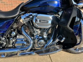 2016 Harley-Davidson CVO Street Glide FLHXSE thumb 2