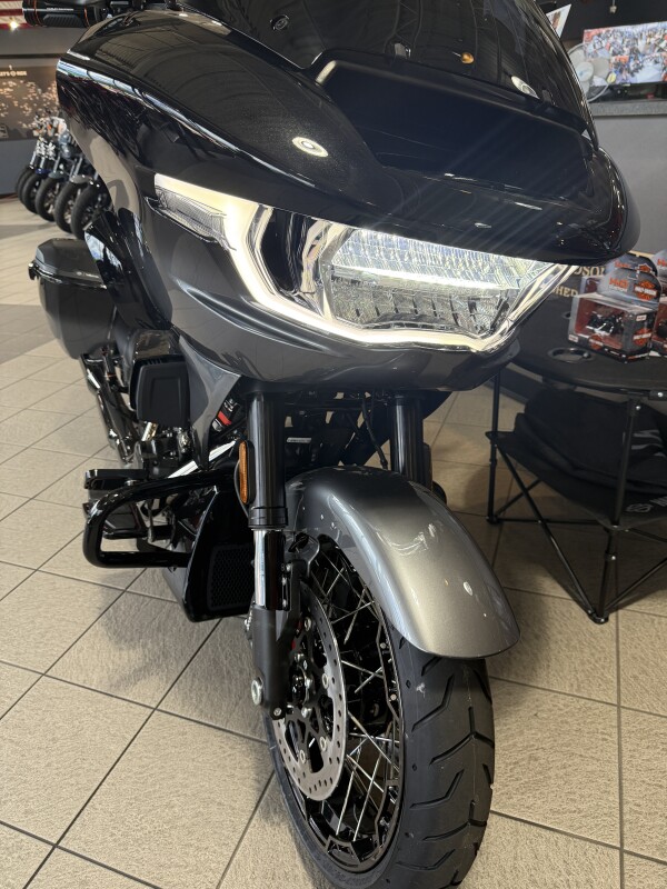 FLTRXSE 2025 CVO Road Glide - Photo 3