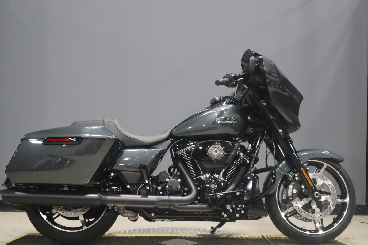2025 Harley-Davidson Street Glide FLHX