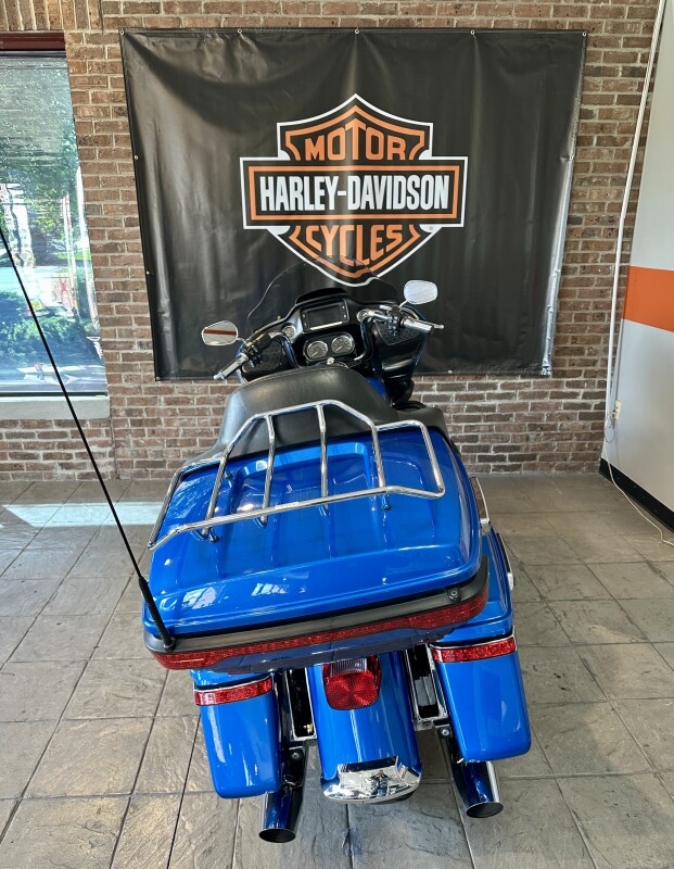 2017 Harley-Davidson Road Glide Ultra FLTRU Custom Colour Bonneville Blue/Fathom Blue - Photo 6