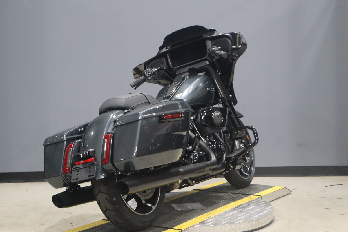 2025 Harley-Davidson Street Glide FLHX - Photo 4