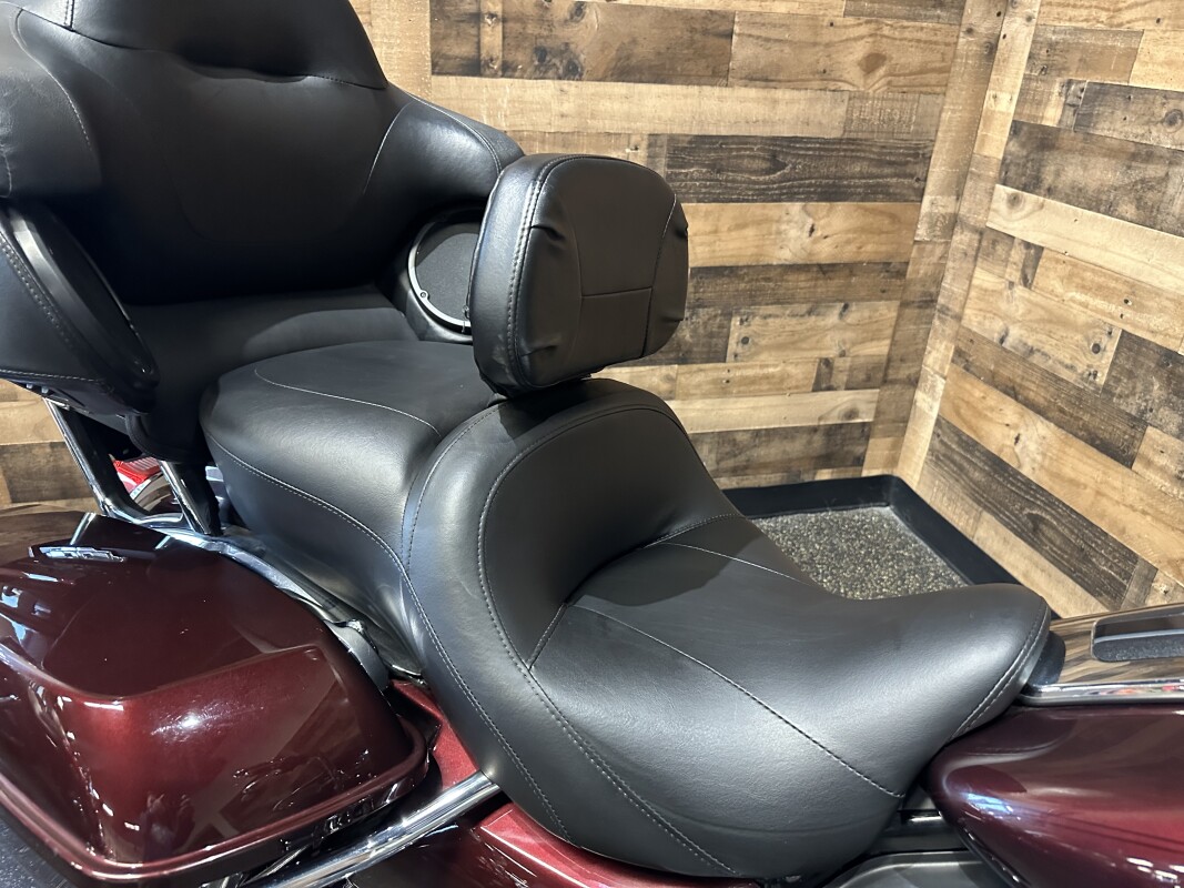 2019 Harley-Davidson Road Glide Ultra Twisted Cherry FLTRU - Photo 9