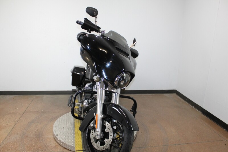 Harley-Davidson Street Glide 2019 FLHX 655937B BLACK - Photo 3