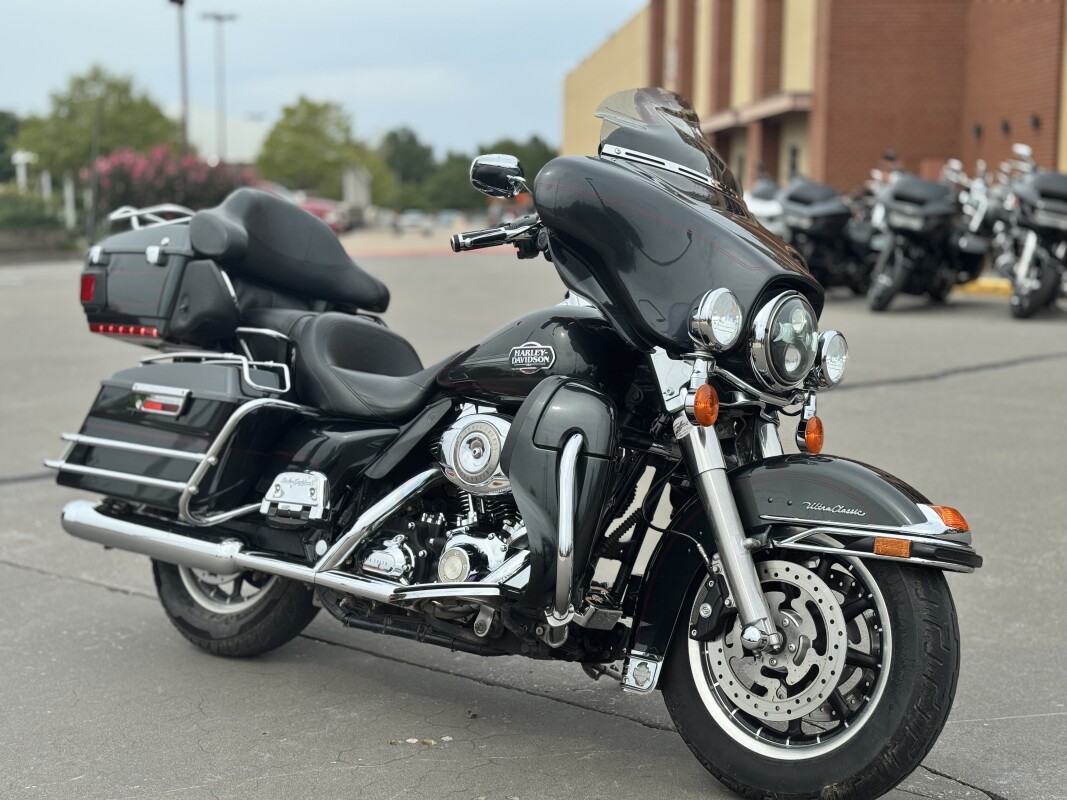 2008 Harley-Davidson Electra Glide Ultra Classic FLHTCU BLACK PEARL 704396 - Photo 2