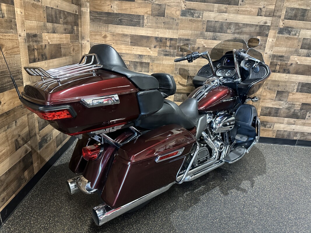 2019 Harley-Davidson Road Glide Ultra Twisted Cherry FLTRU - Photo 2