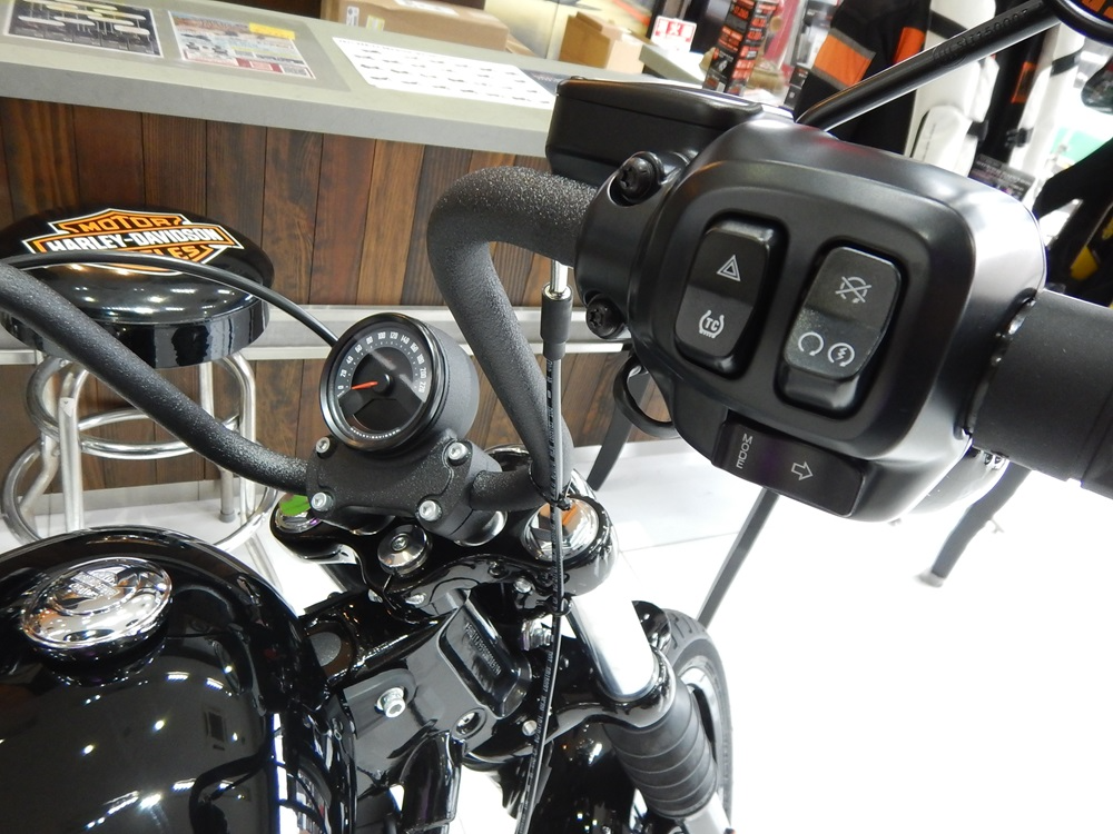 ホンバイクストンプラス　黒白　福岡取引限定　値下げ不可 第6回 日本バイクオブザイヤー「Ninja ZX-25R SE」が大賞を受賞 | 株式