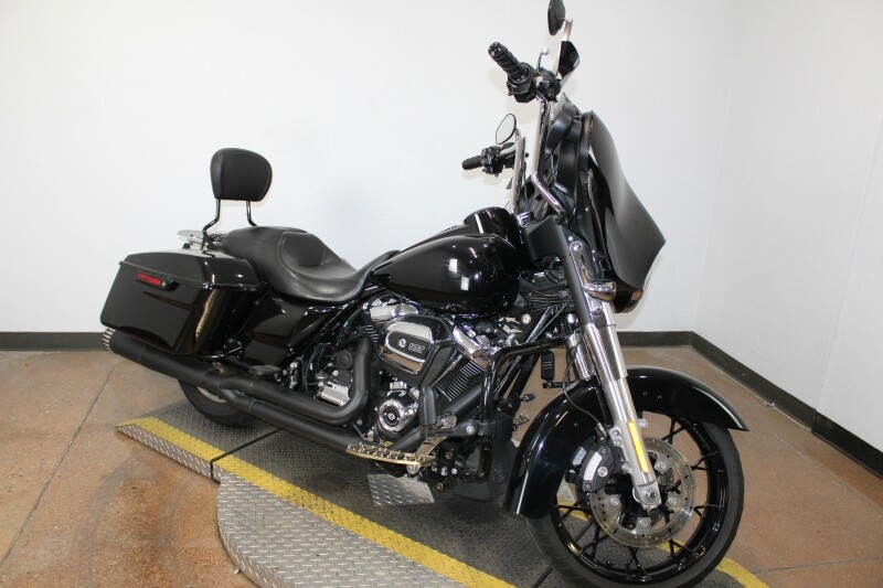Harley-Davidson Street Glide 2019 FLHX 655937B BLACK - Photo 2