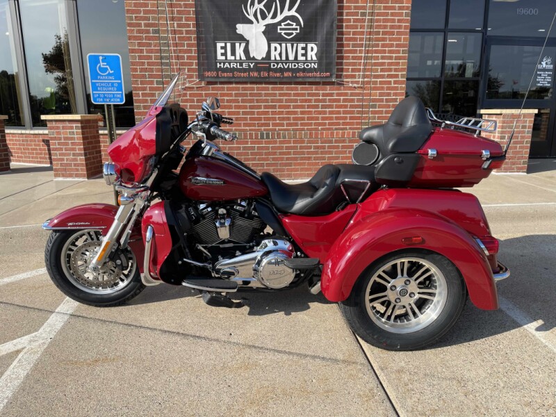 2021 Harley-Davidson® Tri Glide® Ultra Billiard Red