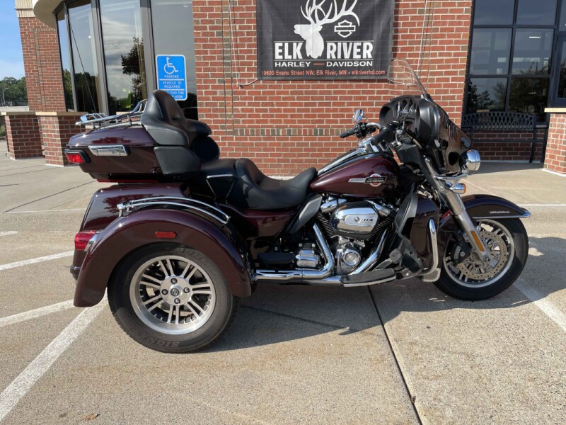 2022 Harley-Davidson® Tri Glide® Ultra MDNT CRMSON/BLK W/PS