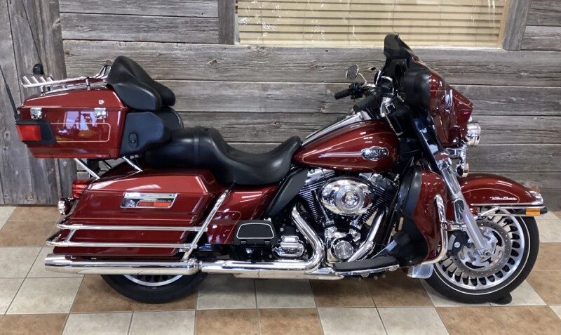 2010 Harley-Davidson® Electra Glide® Ultra Classic® Red Hot Sunglo