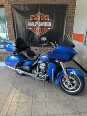 2017 Harley-Davidson® Road Glide® Ultra FLTRU Custom Colour Bonneville Blue/Fathom Blue thumb 3