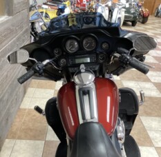 2010 Harley-Davidson® Electra Glide® Ultra Classic® Red Hot Sunglo thumb 1