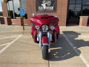 2021 Harley-Davidson® Tri Glide® Ultra Billiard Red thumb 2