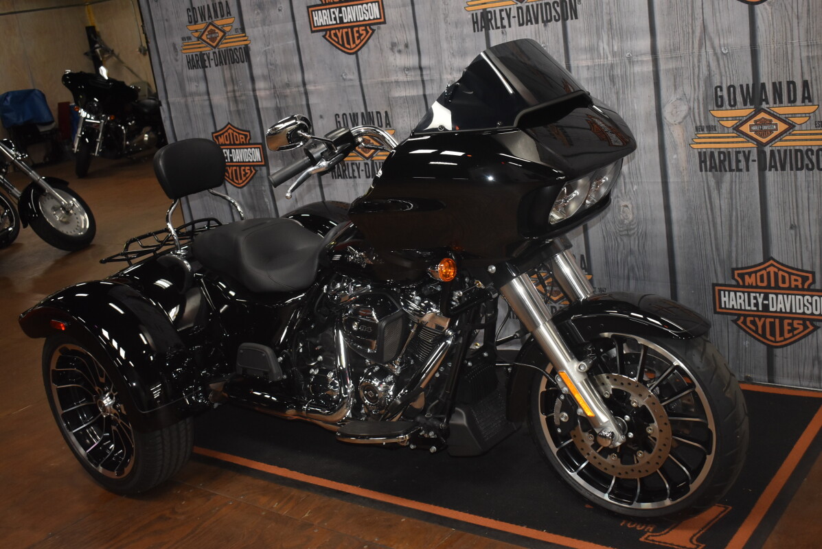 FLTRT 2023 Road Glide 3 - Photo 2