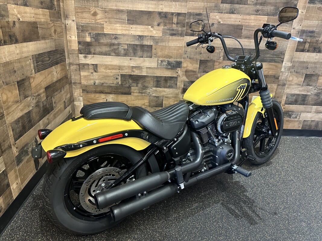 2023 Harley-Davidson Street Bob 114 Industrial Yellow FXBBS - Photo 2