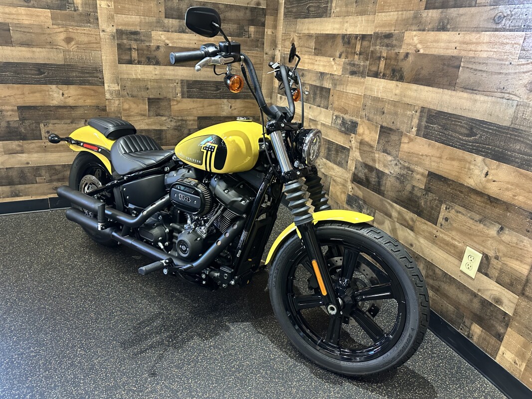 2023 Harley-Davidson Street Bob 114 Industrial Yellow FXBBS - Photo 3