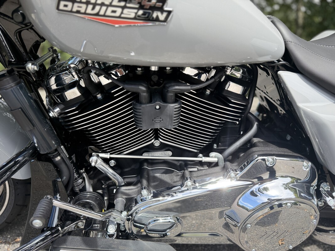 FLHX 2025 Street Glide - Photo 7