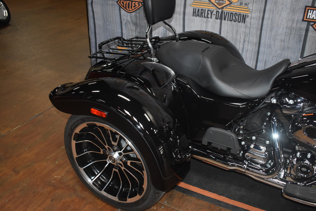 FLTRT 2023 Road Glide 3 - Photo 6