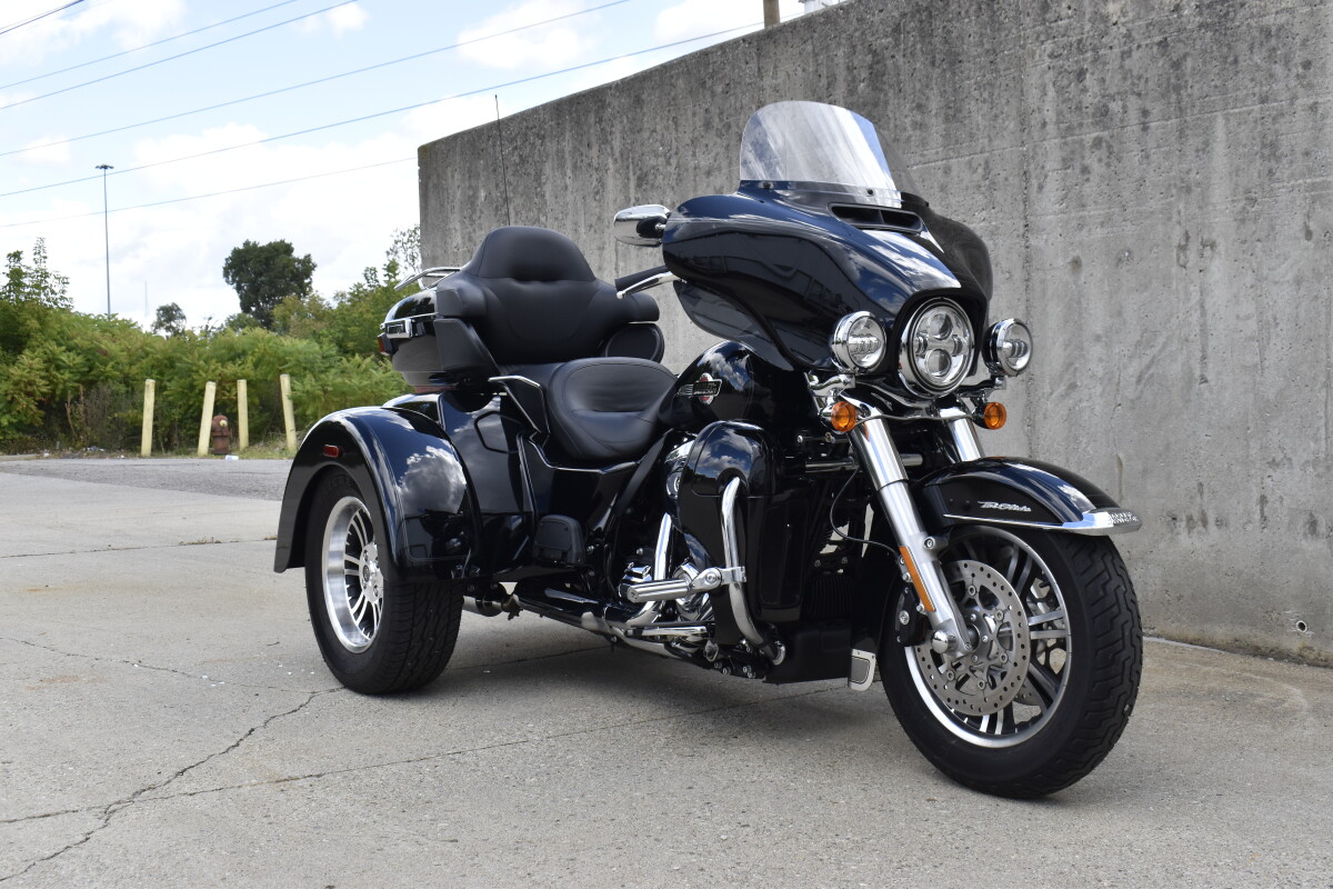 2024 Harley-Davidson Tri Glide Ultra FLHTCUTG - Photo 2