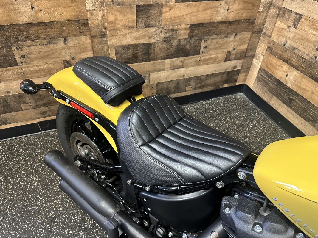 2023 Harley-Davidson Street Bob 114 Industrial Yellow FXBBS - Photo 6