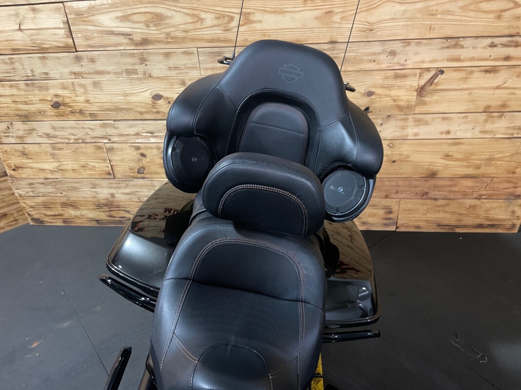Harley-Davidson CVO Limited 2018 FLHTKSE Black Earth Fade - Photo 6