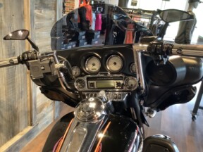 Harley-Davidson® Street Glide® 2013 FLHX U855-13 Vivid Black thumb 1