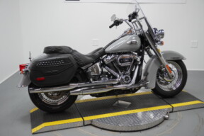 2024 Harley-Davidson® Heritage Classic Billiard Gray thumb 3