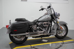 2024 Harley-Davidson® Heritage Classic Billiard Gray thumb 3