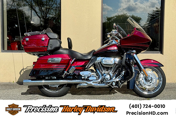 2011 Harley-Davidson CVO Road Glide Ultra FLTRUSE