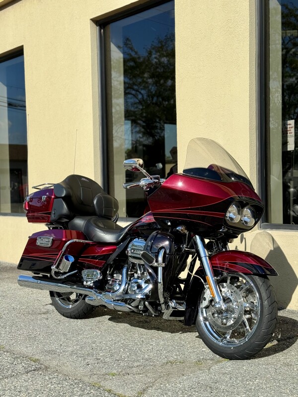 2011 Harley-Davidson CVO Road Glide Ultra FLTRUSE - Photo 3