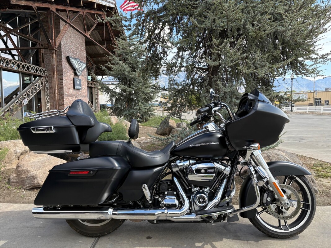 2018 Harley-Davidson® Road Glide® FLTRX | Summit Harley Davidson®