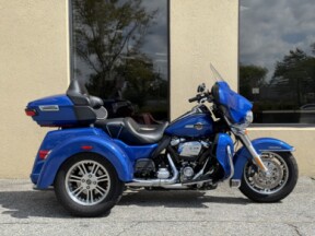 2024 Harley-Davidson® Tri Glide® Ultra FLHTCUTG thumb 3