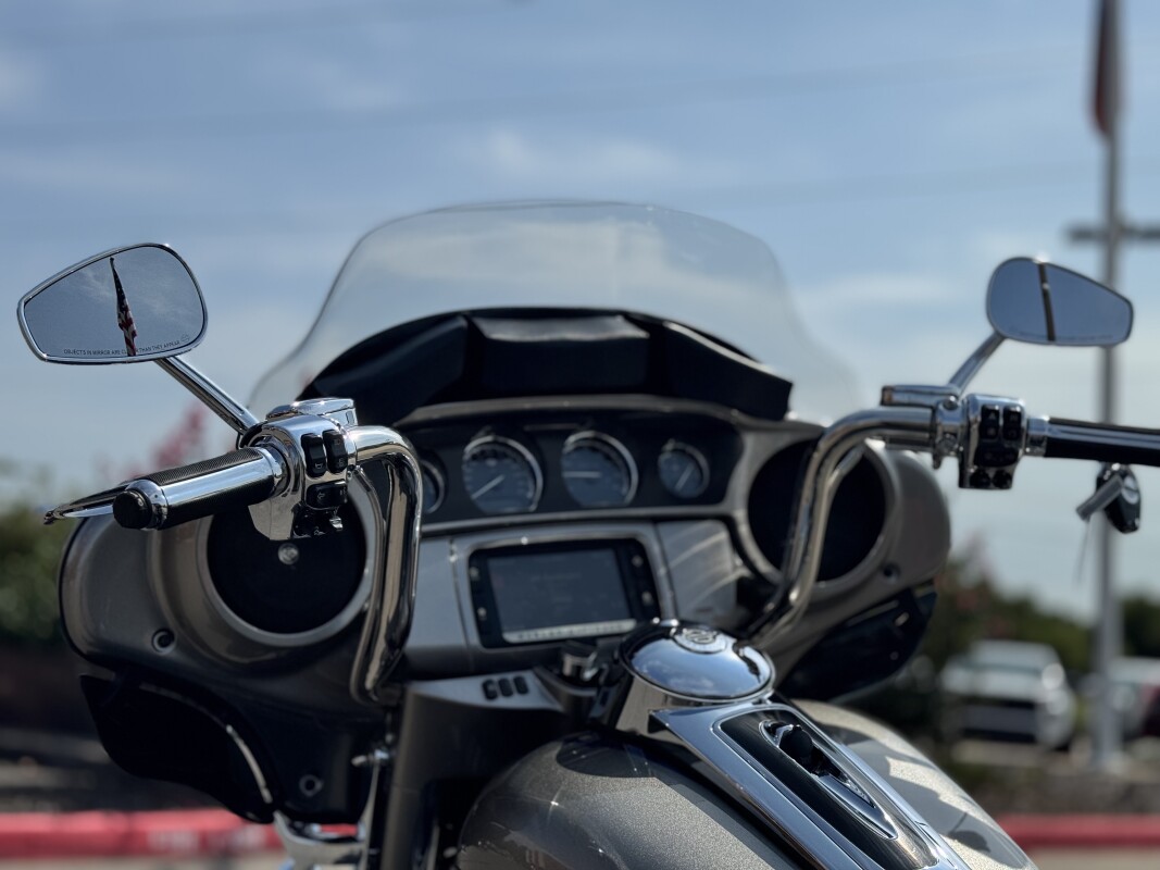 2017 Harley-Davidson CVO Limited FLHTKSE PAL SLV/PTM BLU 950310 - Photo 6