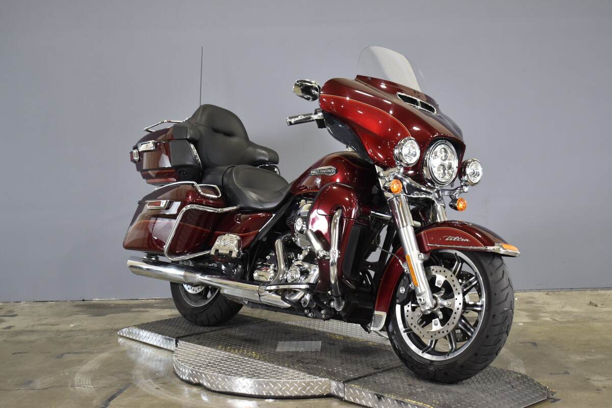 2016 Harley-Davidson Electra Glide Ultra Classic FLHTCU - Photo 2
