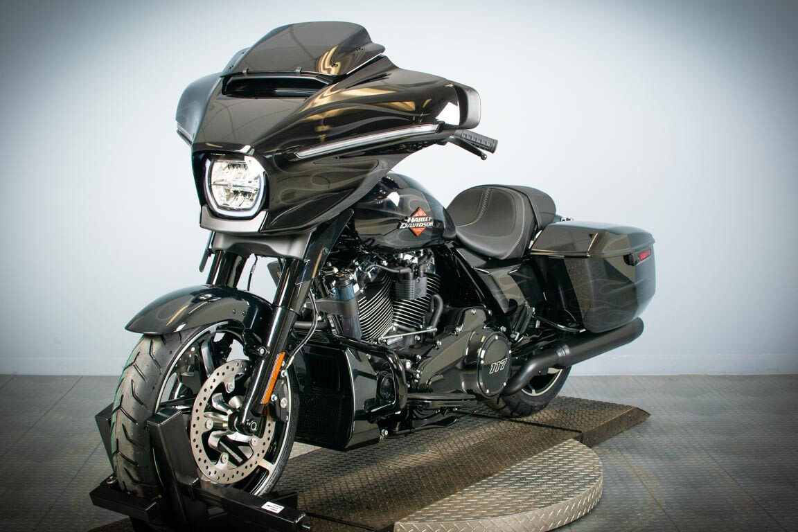 2025 Harley-Davidson Street Glide FLHX - Photo 4