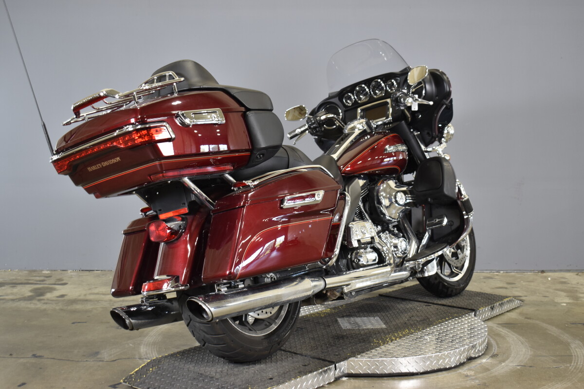 2016 Harley-Davidson Electra Glide Ultra Classic FLHTCU - Photo 9