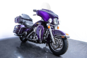 2008 Harley-Davidson<sup>®</sup> Electra Glide® Ultra Classic® Purple Haze11 thumb 2
