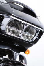2016 Harley-Davidson<sup>®</sup> Road Glide<sup>®</sup> Ultra Vivid Black thumb 2
