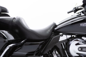 2014 Harley-Davidson<sup>®</sup> Electra Glide<sup>®</sup> Ultra Classic® Vivid Black thumb 1
