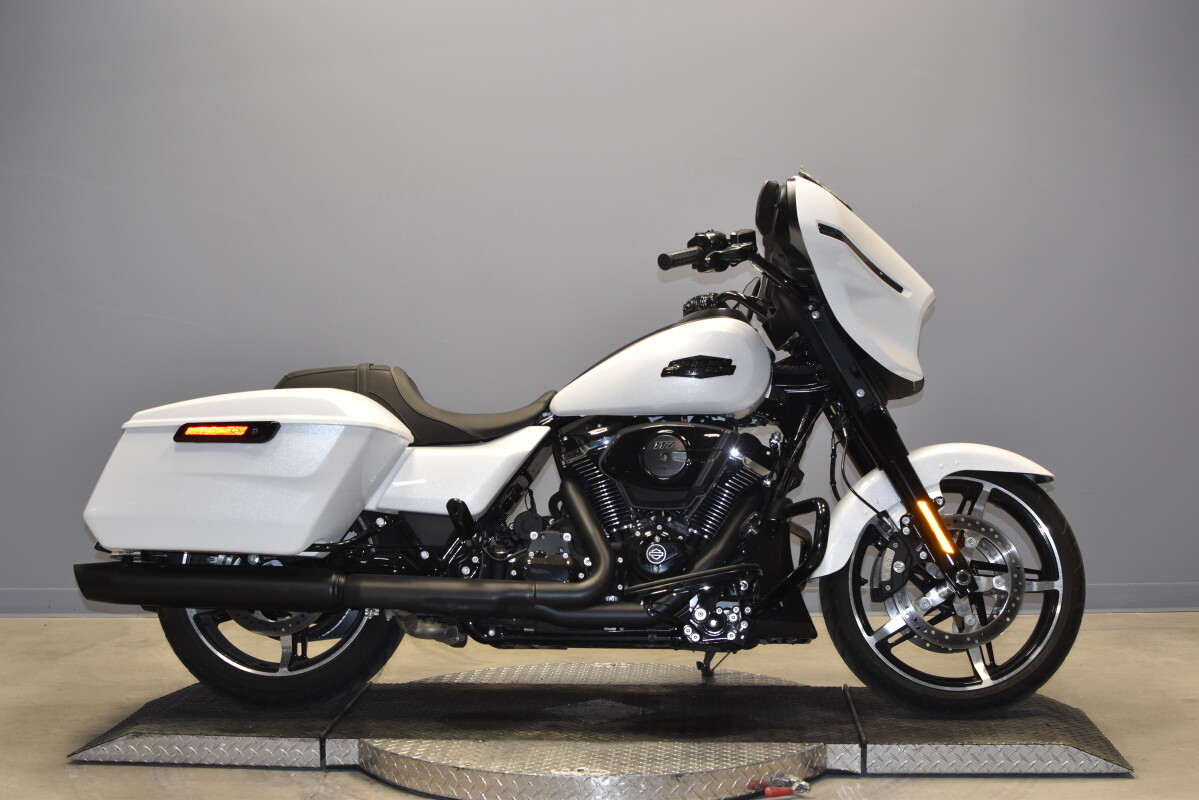 2024 Harley-Davidson® Street Glide® FLHX | Summit Harley Davidson®