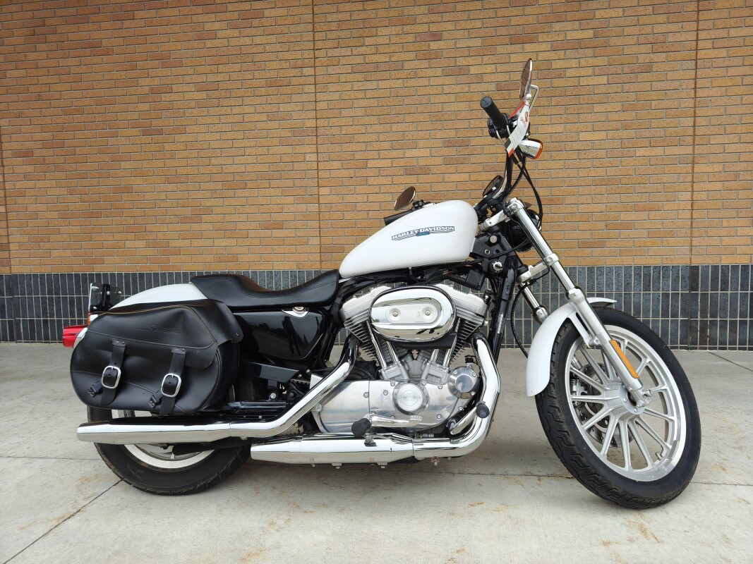 2006 Harley-Davidson Sportster 883 Low Glacier White Pearl