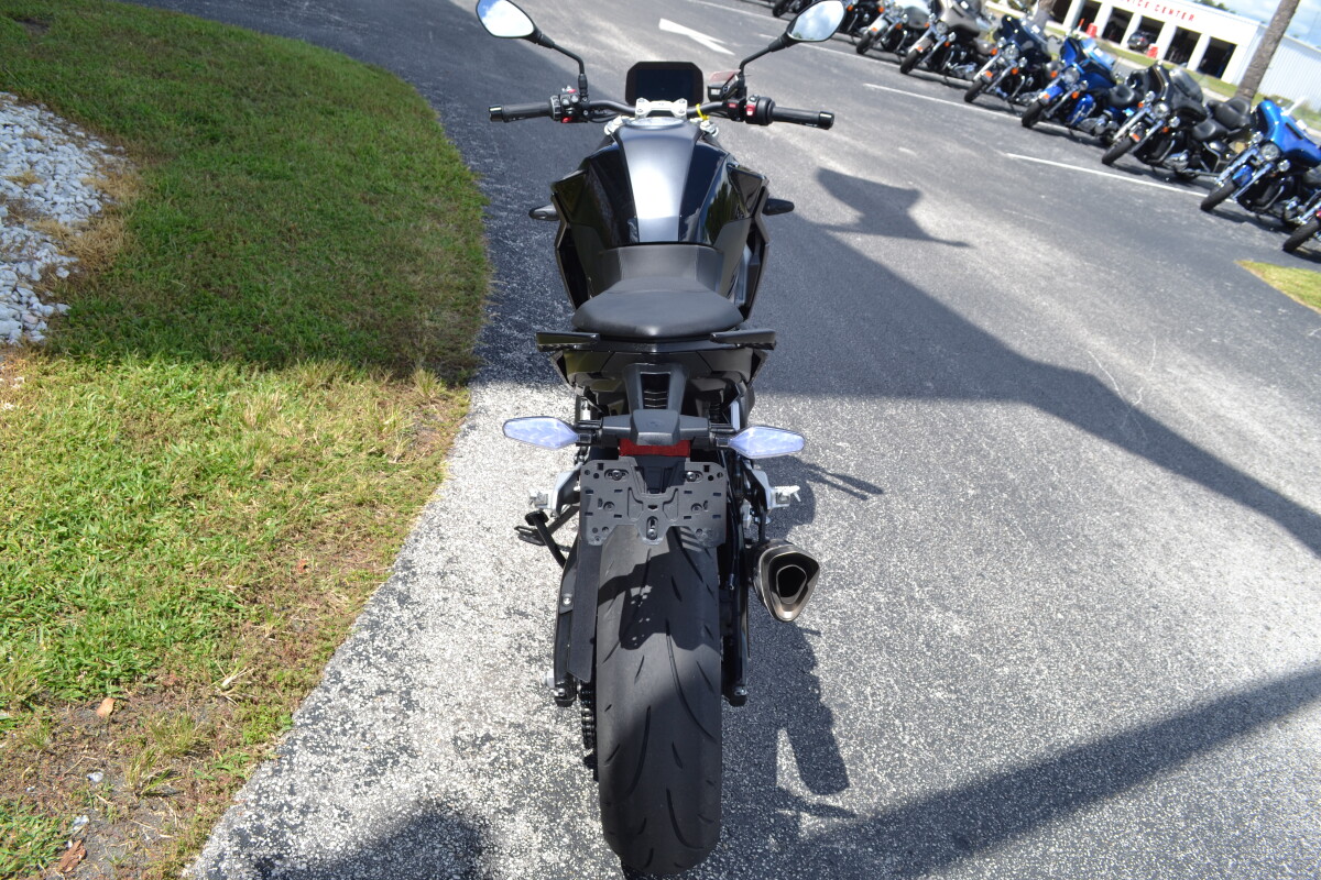 2025 BMW Motorrad F 900 R Triple Black - Photo 8
