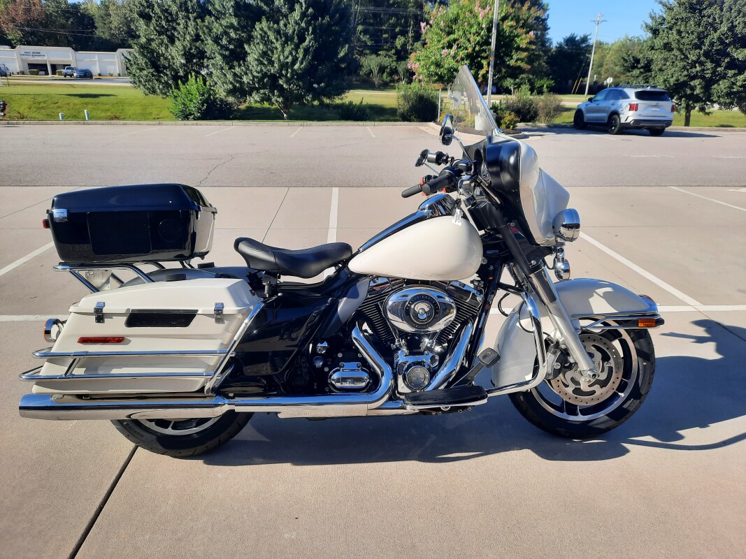 2009 Harley-Davidson Electra Glide Standard Birch White - Photo 5
