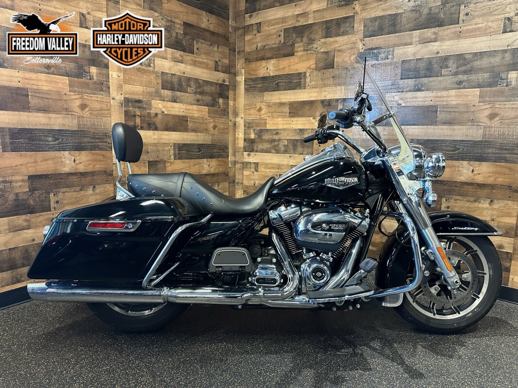 2019 Harley-Davidson Road King Vivid Black FLHR
