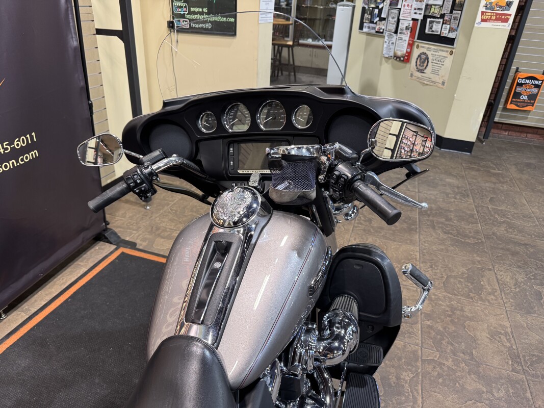 2017 Harley-Davidson Electra Glide Ultra Classic Billet Silver - Photo 4