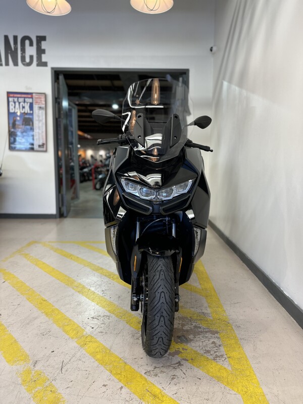 2024 BMW C 400 GT Triple Black - Photo 3