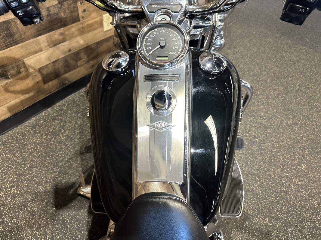 2019 Harley-Davidson Road King Vivid Black FLHR - Photo 7