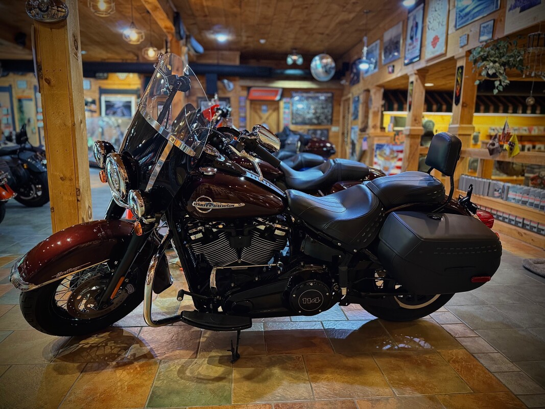 2018 Harley-Davidson Heritage Classic 114 Twisted Cherry - Photo 2